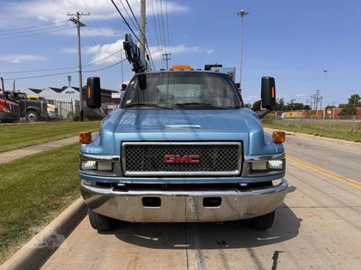 2007-gmc-topkick-c5500-image-3