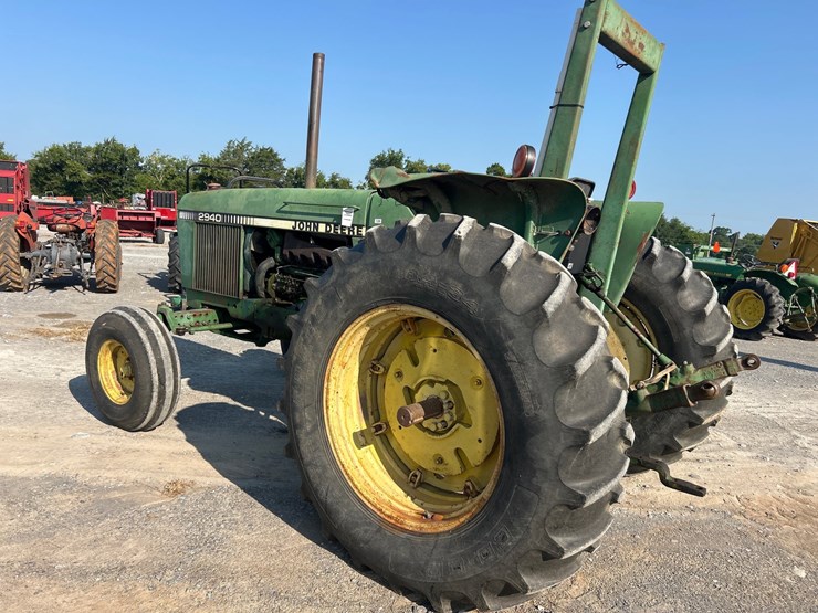 john-deere-2940-image-8