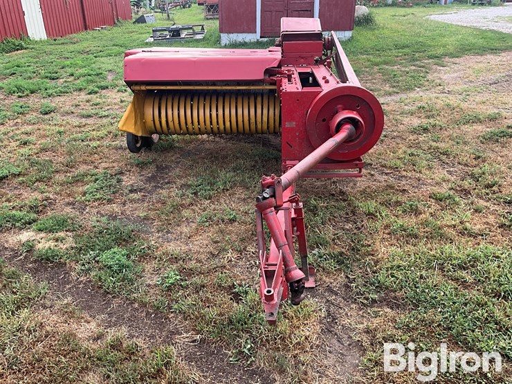 new-holland-275-image-2