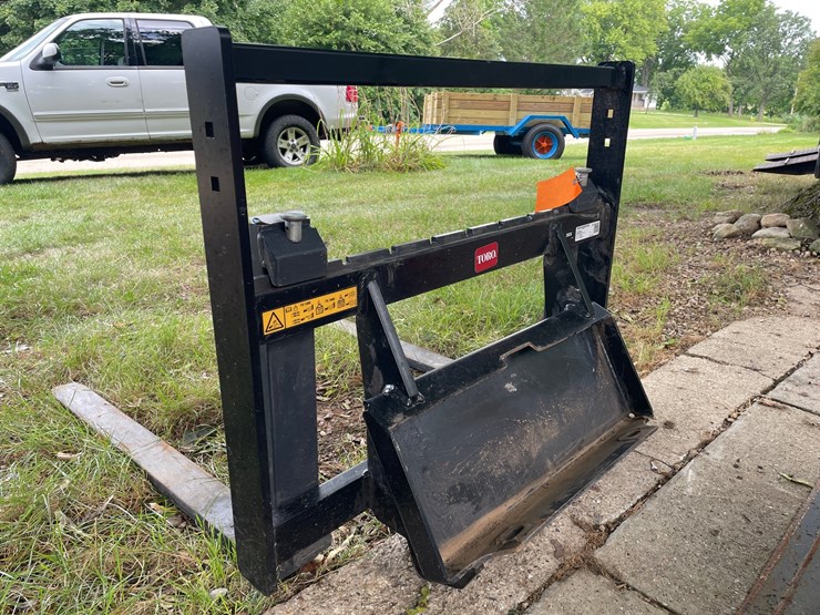 #226-•-toro-mini-skid-steer-pallet-fork-attachment-(sun-prairie,-wi)-image-5