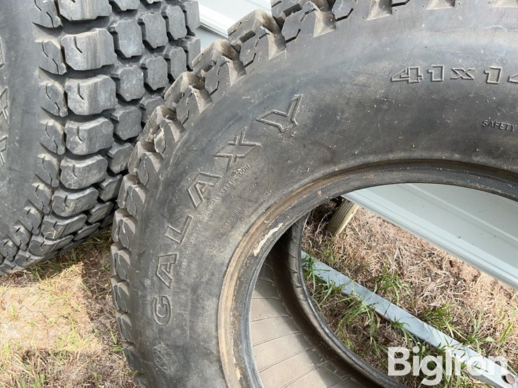 john-deere-3520-image-10