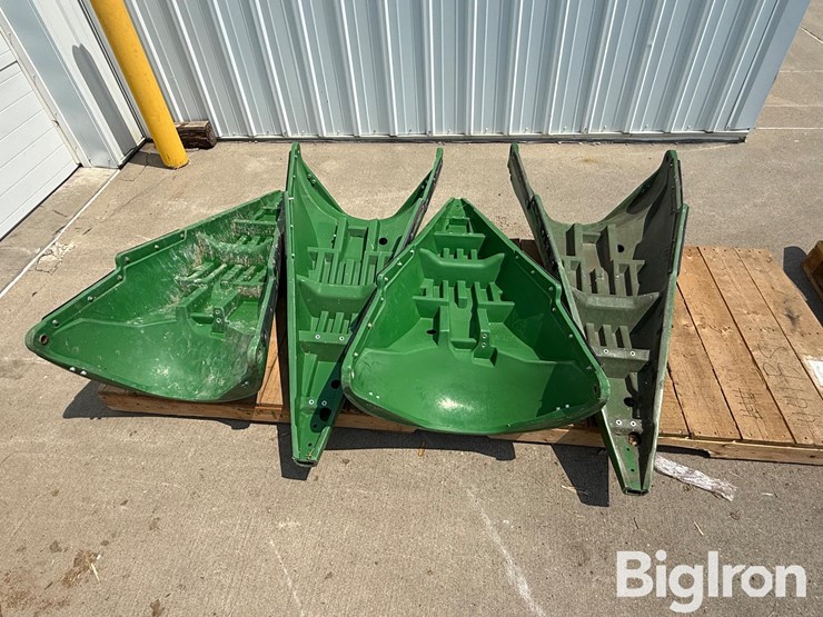 john-deere-poly-corn-head-snouts-image-15