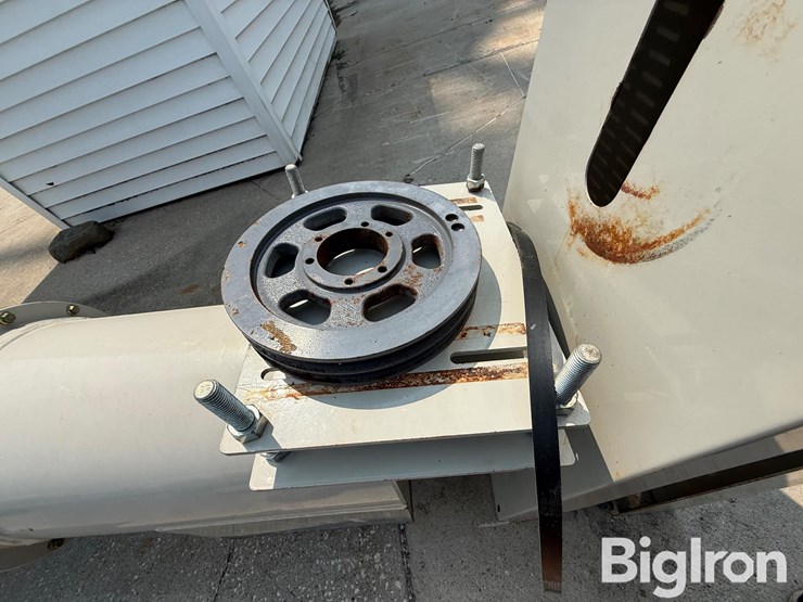 kleenair-self-powered-xl-14"-grain-screener-image-13