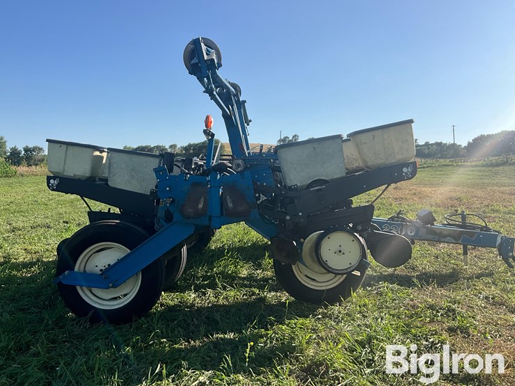1993-kinze-2200-image-4