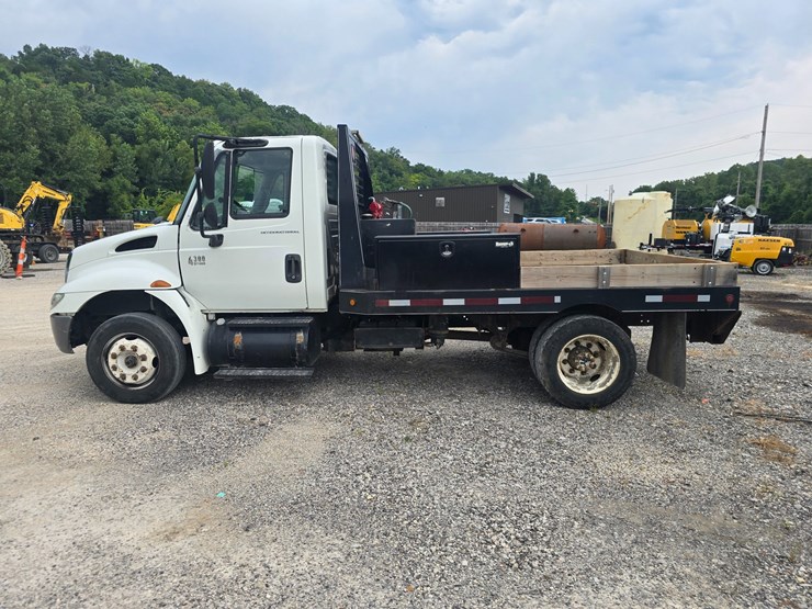 2006-international-durastar-4300-image-5
