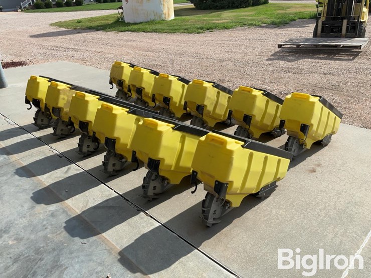 john-deere-3-bushel-poly-seed-boxes-image-5