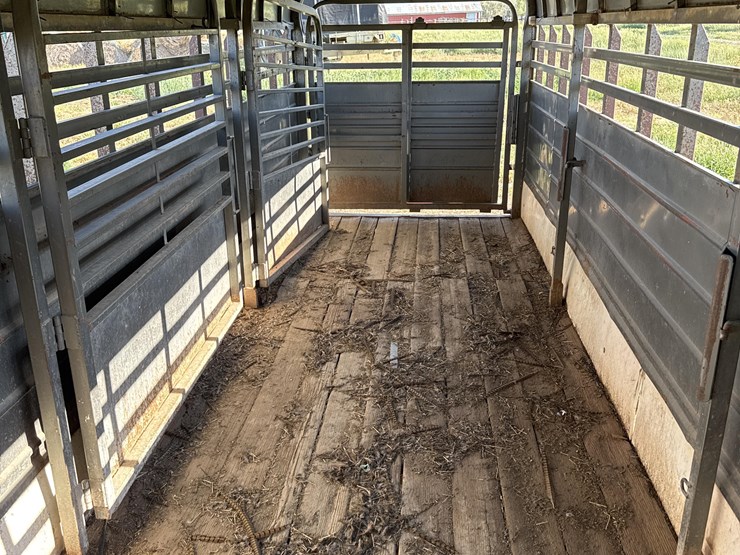 1994-kiefer-built-stockmaster-magnum-t/a-livestock-trailer-image-18