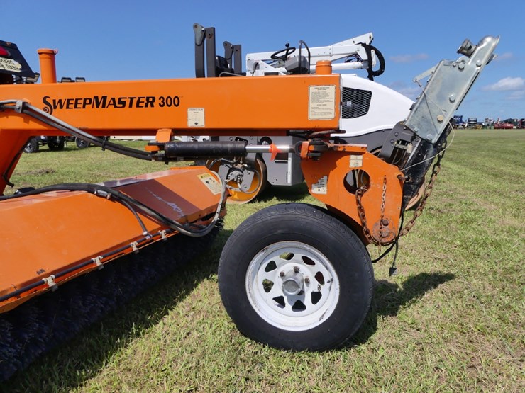 lay-mor-sweepmaster-300-image-7