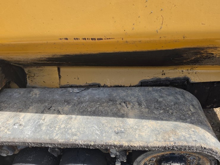 caterpillar-ap-1055f-image-74