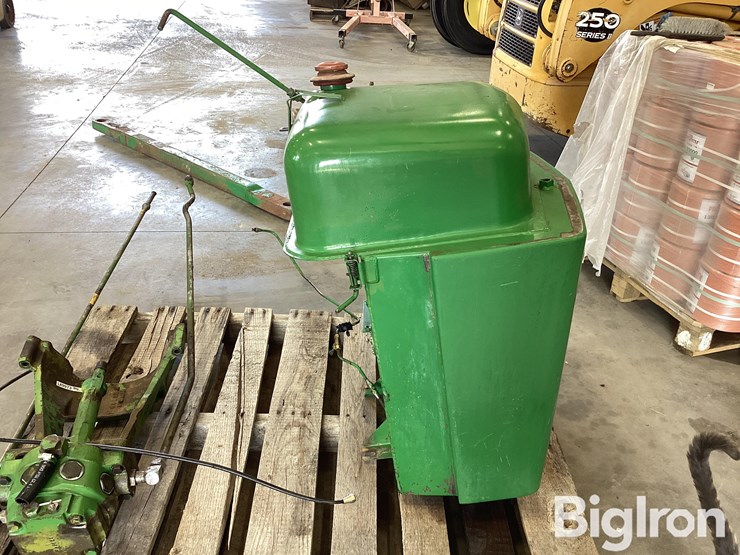 john-deere-4240-image-4