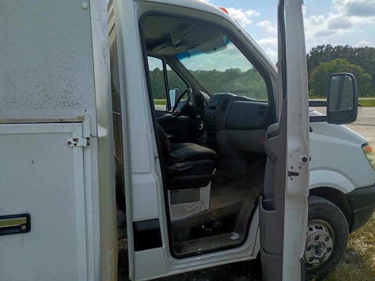 2008-dodge-sprinter-3500-image-40
