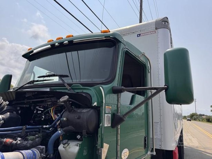 2016-kenworth-t370-image-10