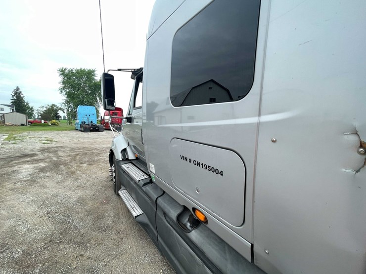 2016-international-prostar-image-48
