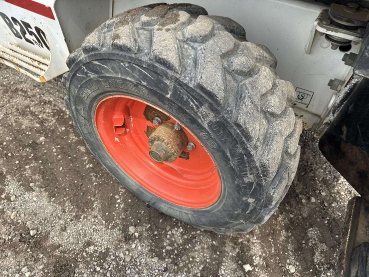 bobcat-b250-image-13