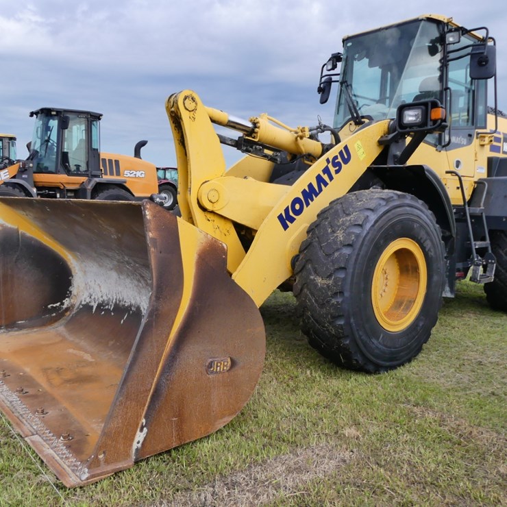 KOMATSU WA320