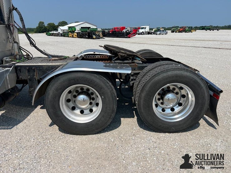 2007-peterbilt-378-image-9