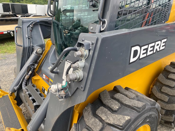 2024-deere-324g-image-10
