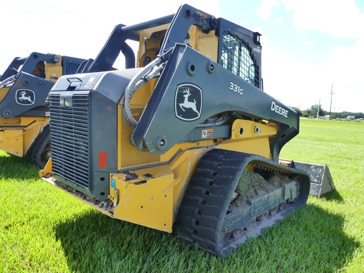 deere-331g-image-3