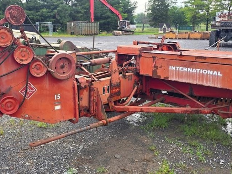internatinal-435i-square-baler-image-4