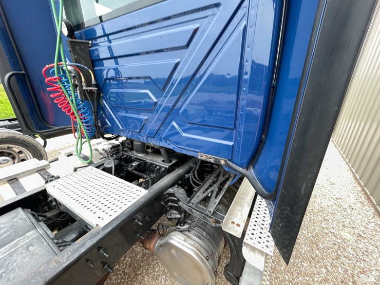 #108-•-2020-international-semi-tractor-(has-wi-title)-(denmark,-wi)-image-29