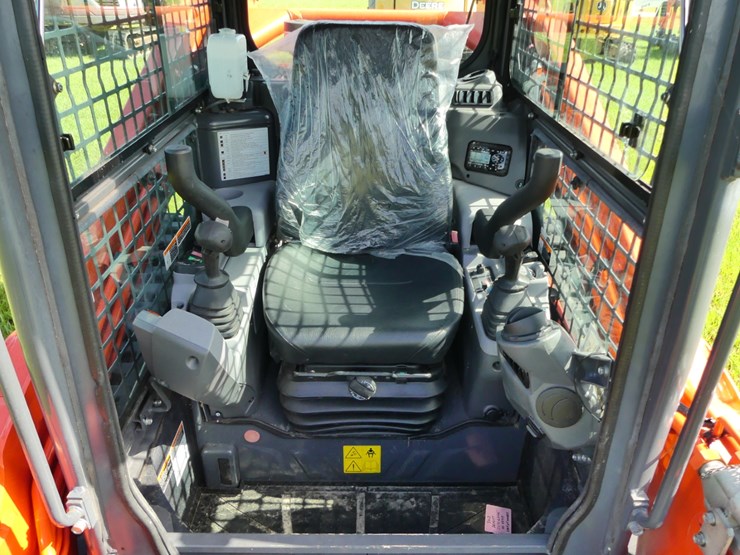 kubota-svl95-2s-image-13