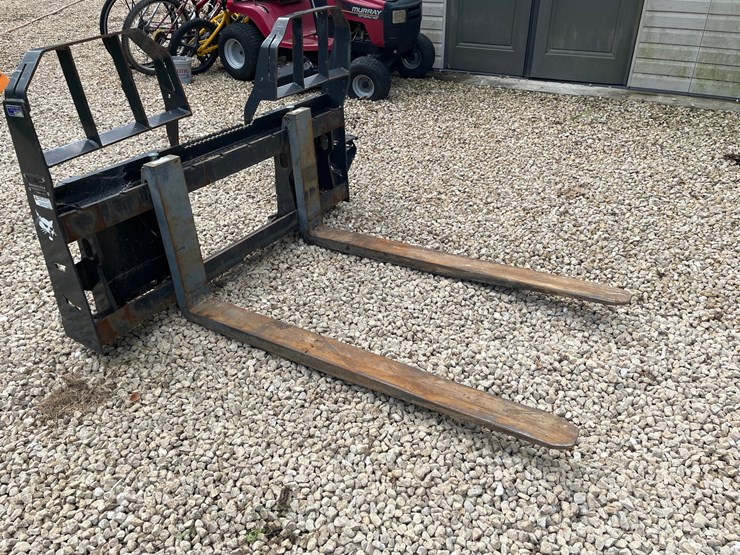 #904-•-bobcat-severe-duty-pallet-forks-(sun-prairie,-wi)-image-1