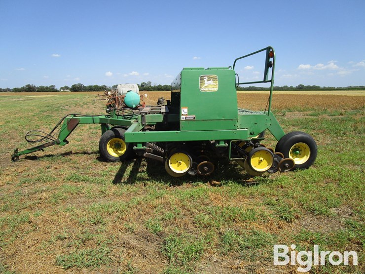 john-deere-750-image-8