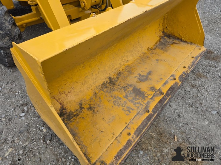 2005-deere-410g-image-12