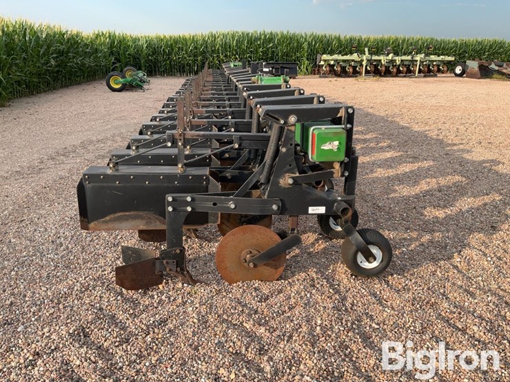 b&h-16r30-hiller-image-4