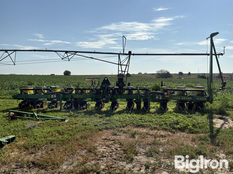 1990-john-deere-7300-image-2