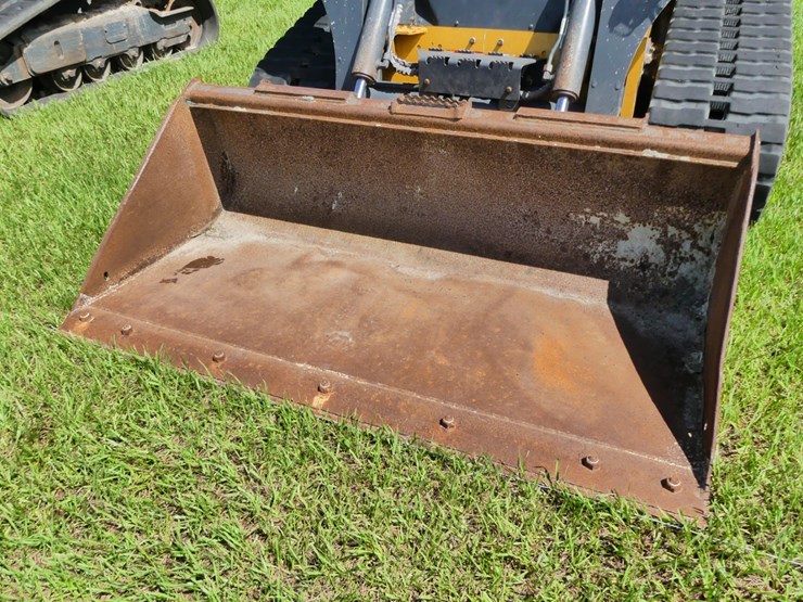 deere-325g-image-10