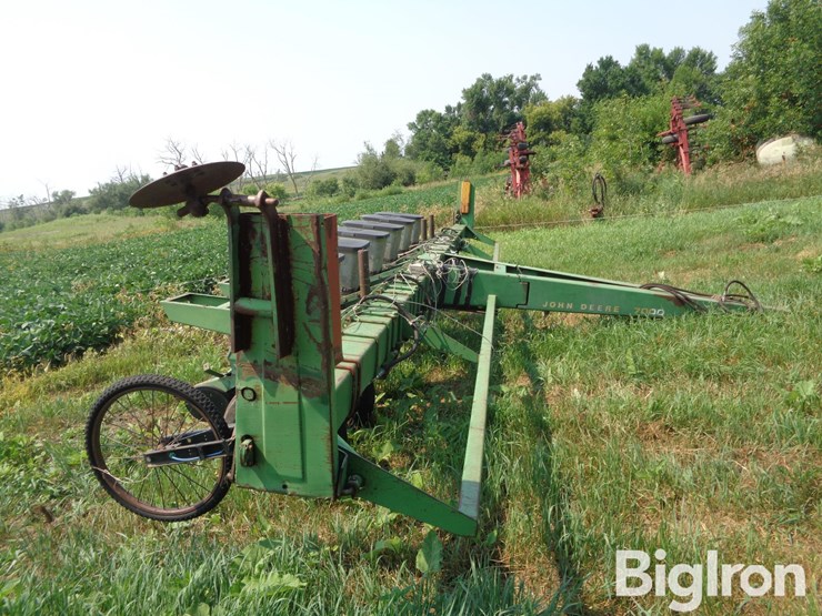 john-deere-7000-image-4