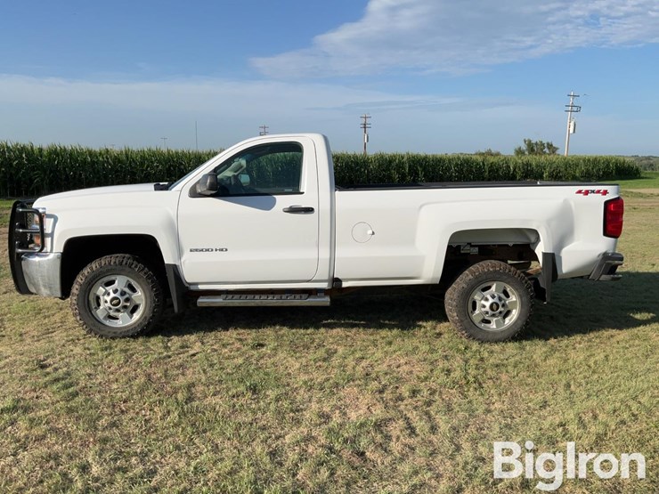 2018-chevrolet-silverado-2500hd-image-8