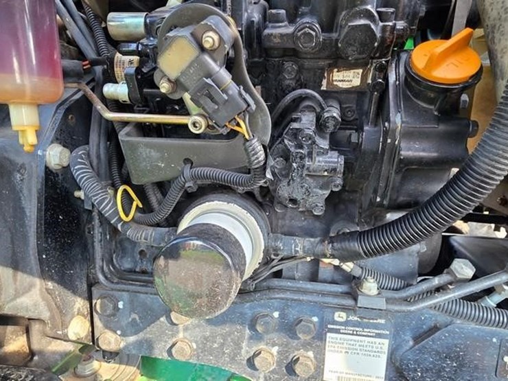 2013-john-deere-3520-image-41