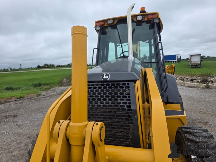 2005-deere-410g-image-9