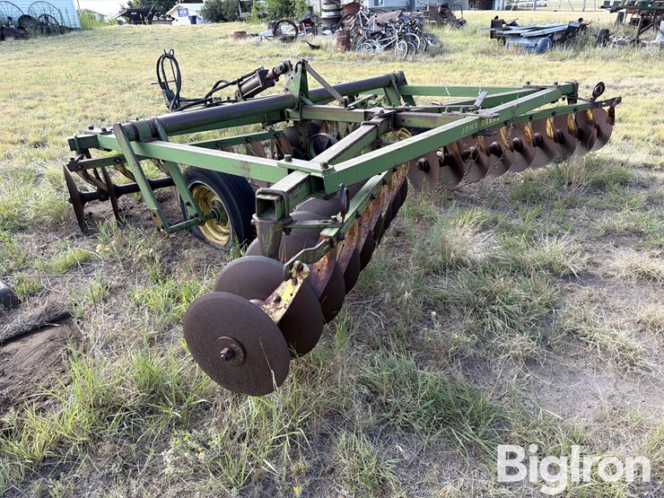 john-deere-12-image-7