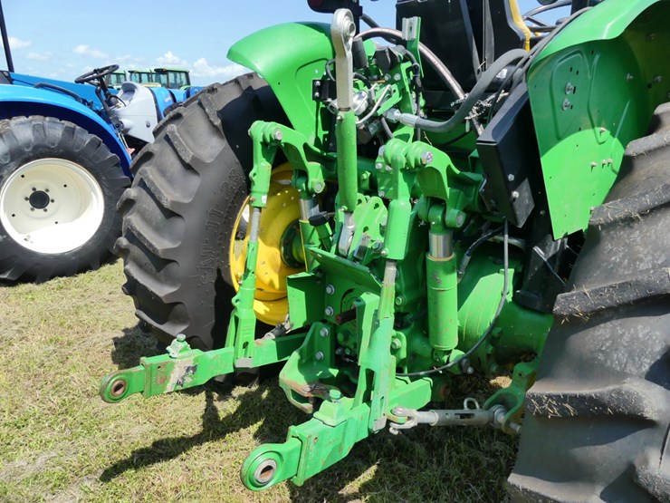2022-john-deere-5115m-image-9