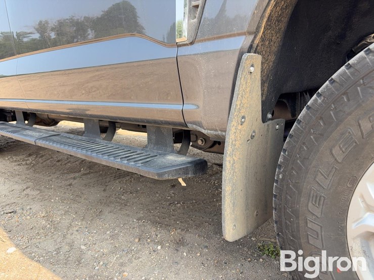 2025-ford-f350-image-17