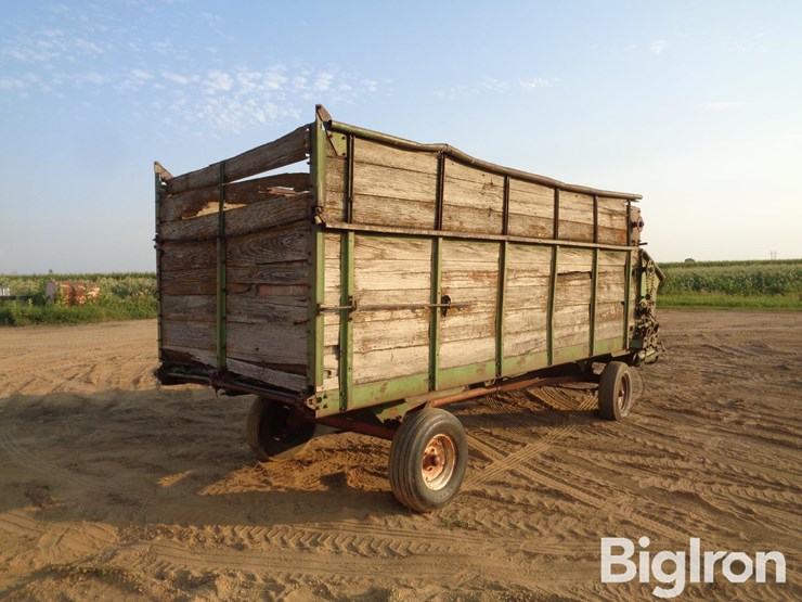 john-deere-chuck-wagon-forage/-feeder-wagon-image-5