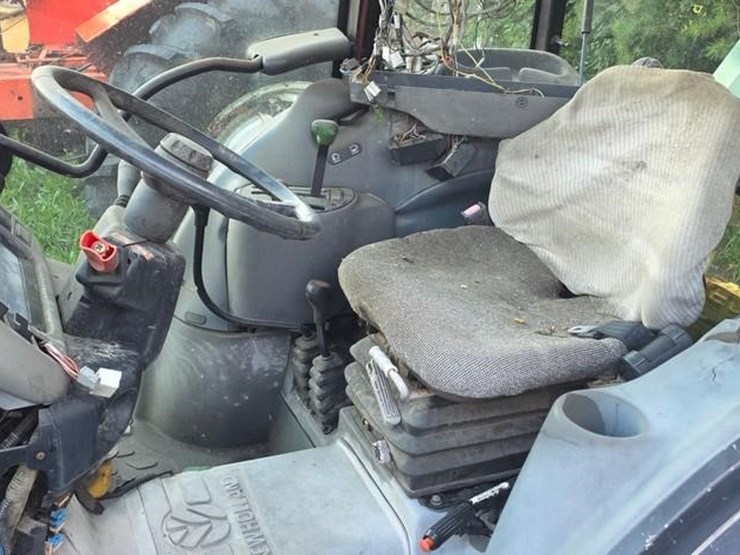 new-holland-tn65d-image-42