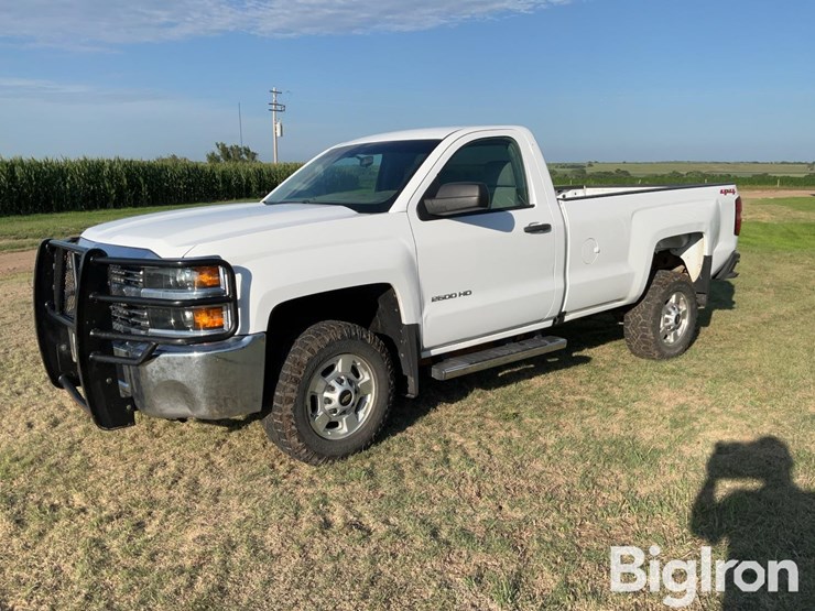 2018-chevrolet-silverado-2500hd-image-1