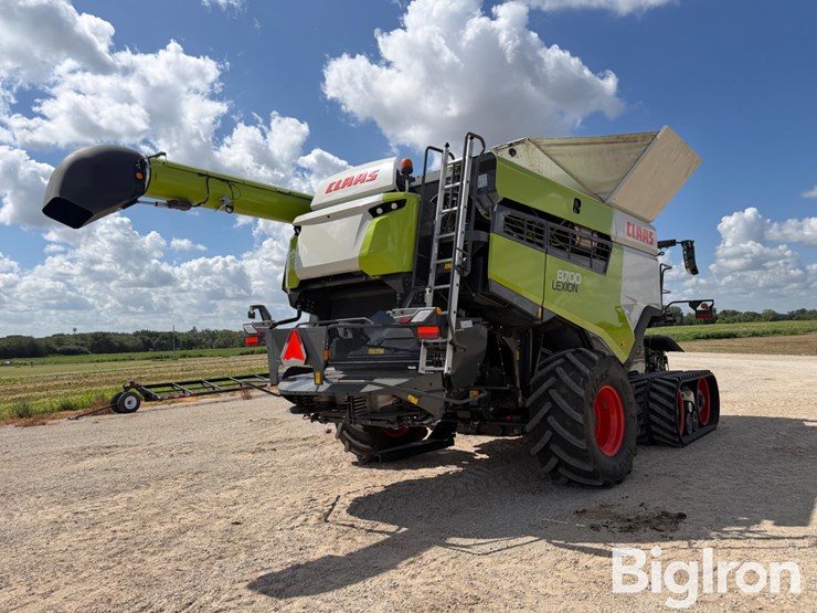 2023-claas-lexion-8700tt-image-6