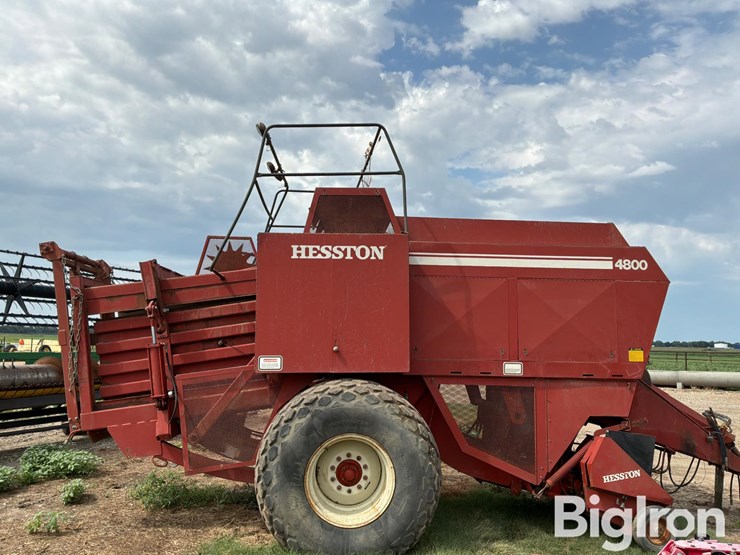hesston-4800-image-4