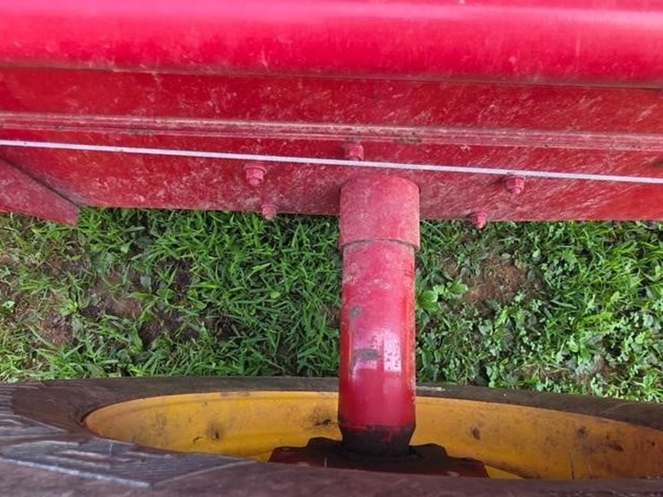 2019-new-holland-165-image-21