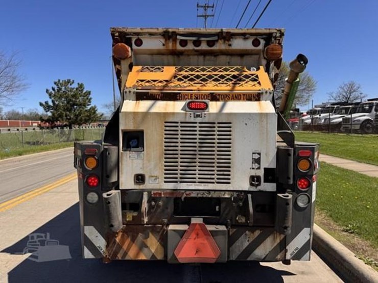 global-m4-mechanical-street-sweeper-image-5