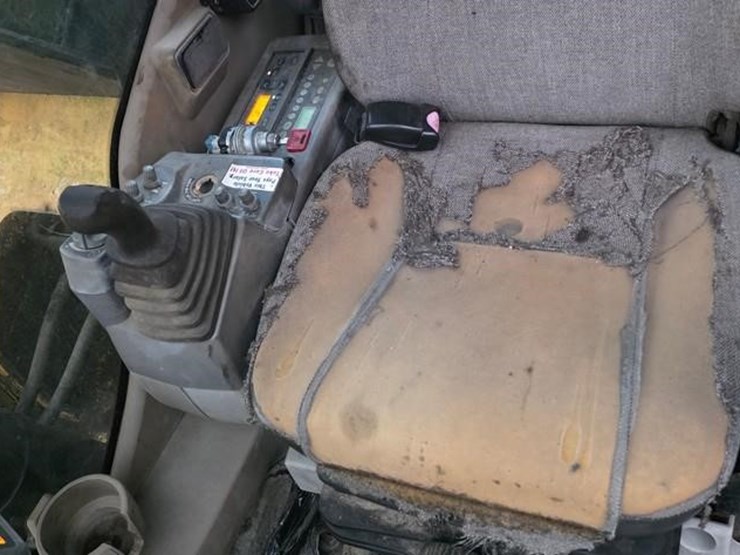 2011-deere-240d-lc-image-83