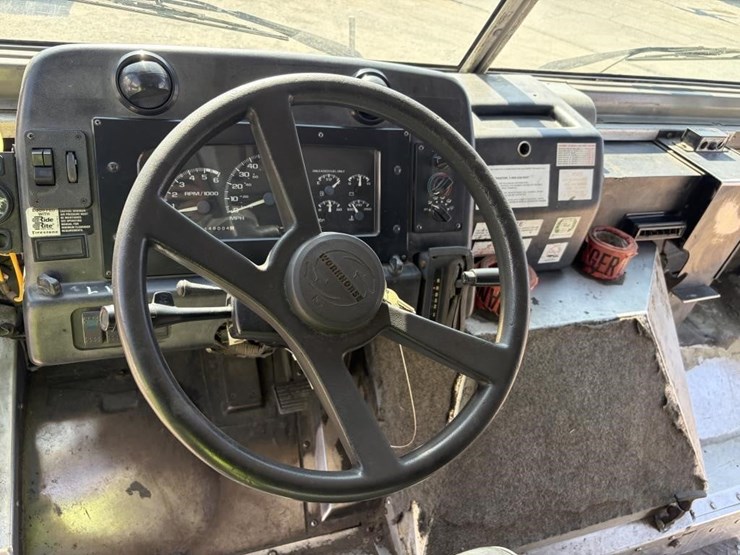 2002-workhorse-p42-image-20