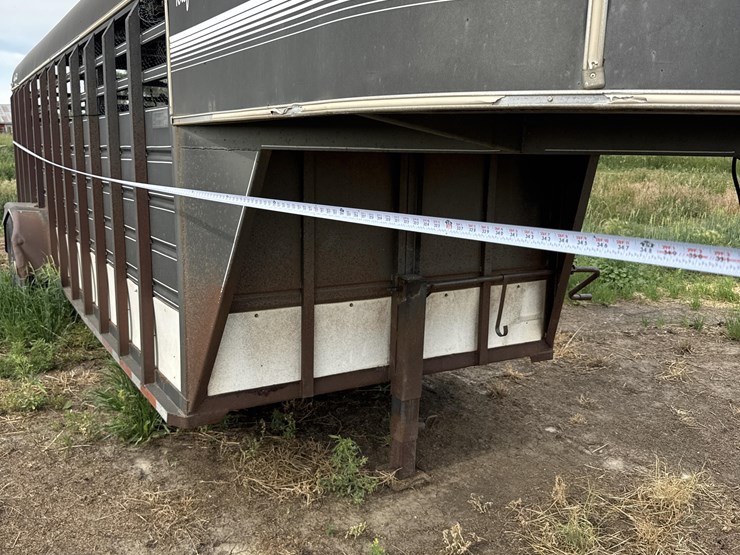 1994-kiefer-built-stockmaster-magnum-t/a-livestock-trailer-image-16