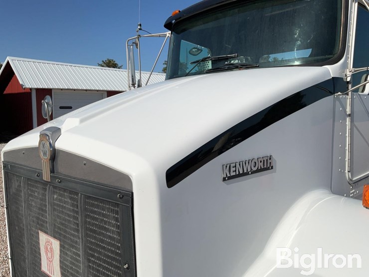 1999-kenworth-t800-image-10