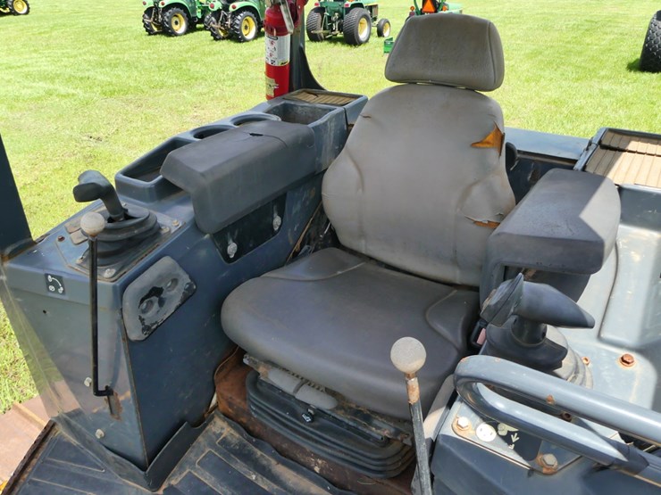 2014-deere-700k-lgp-image-15